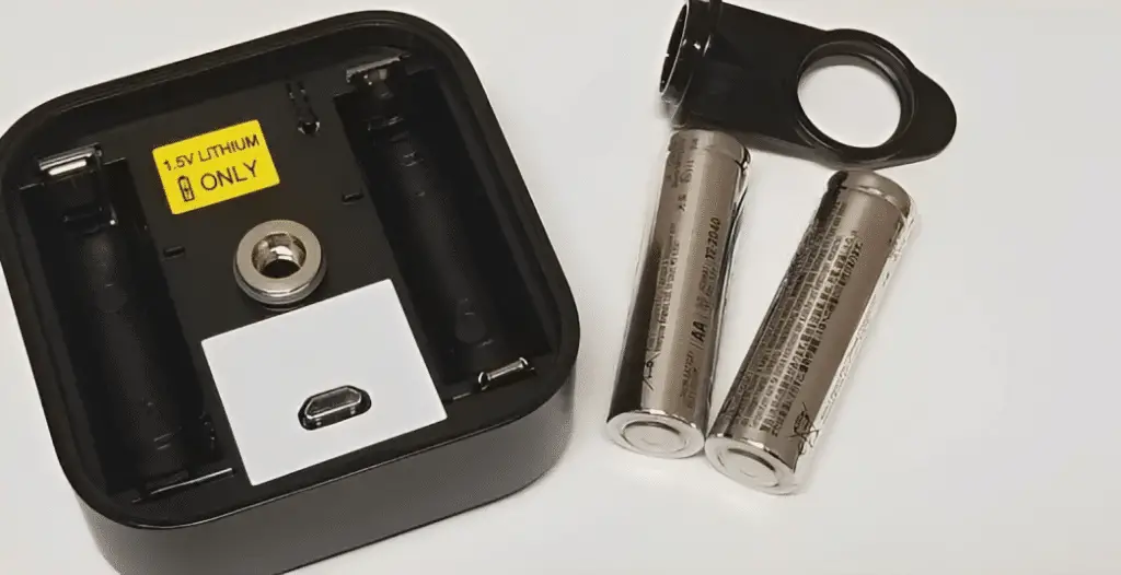 How Many Batteries Are In A Blink Camera