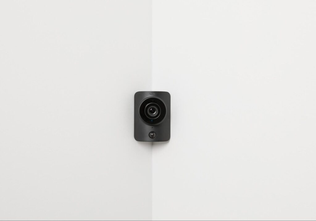 How Does Simplisafe Indoor Camera Work