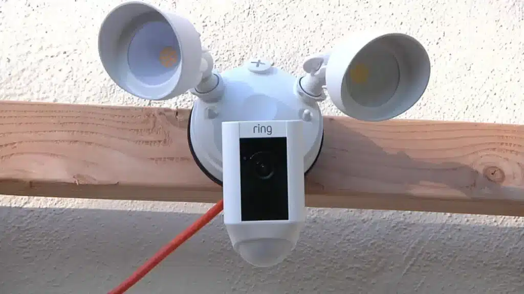Does Ring Camera Light Up When Live View