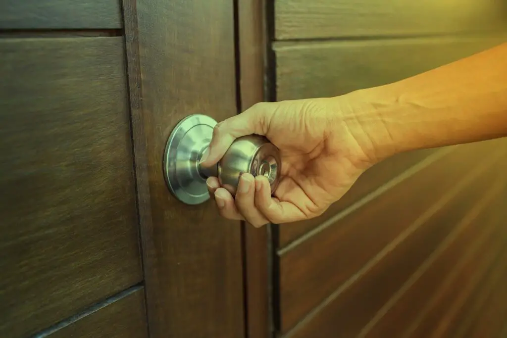 How To Open A Locked Room Door