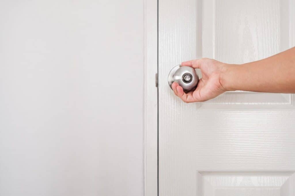 How To Remove A Locked Door Knob From The Outside