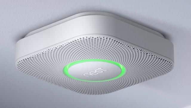 Why Is Green Light Blinking On Smoke Detector