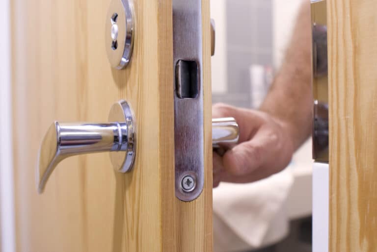 How To Open Locked Door With Hole