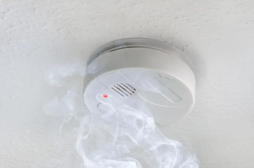 How Many Smoke Detectors Should Be In A House 