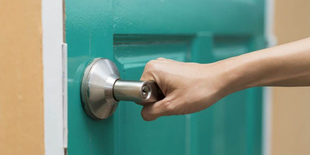 How To Remove Lockbox From Door