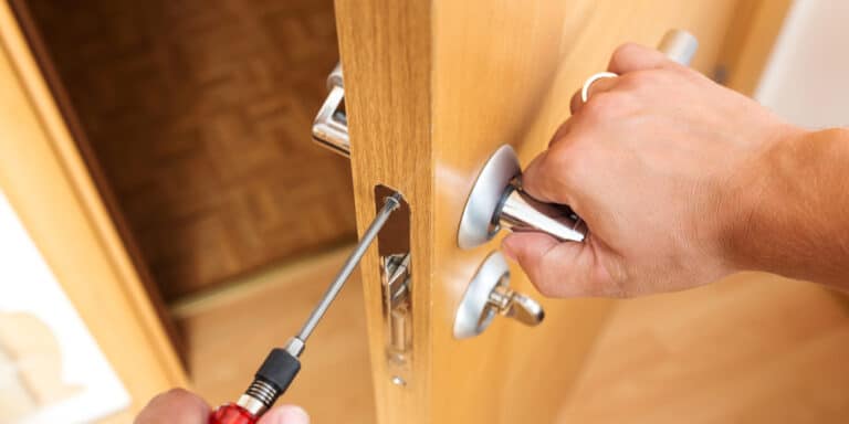How To Fix A Broken Door Lock