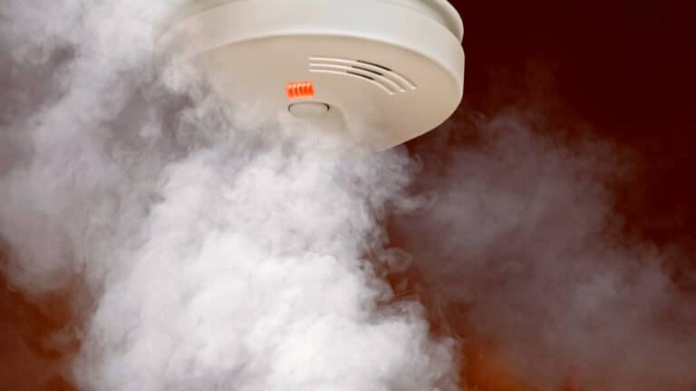 Why Do Smoke Detectors Beep At Night