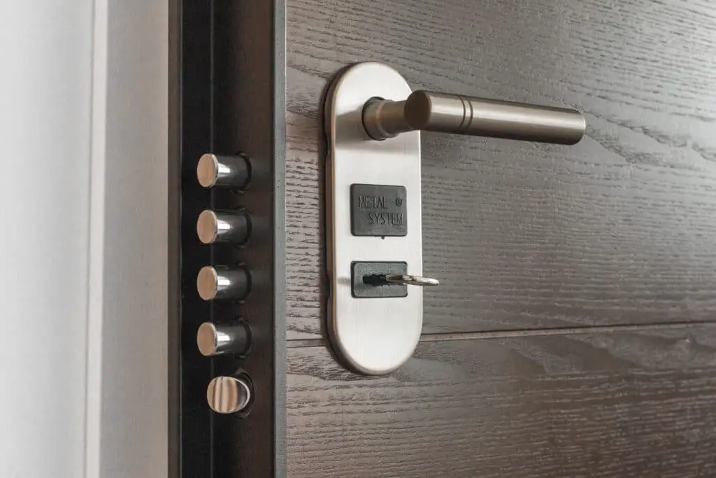 How To Pick A Deadbolt Lock With Bobby Pins