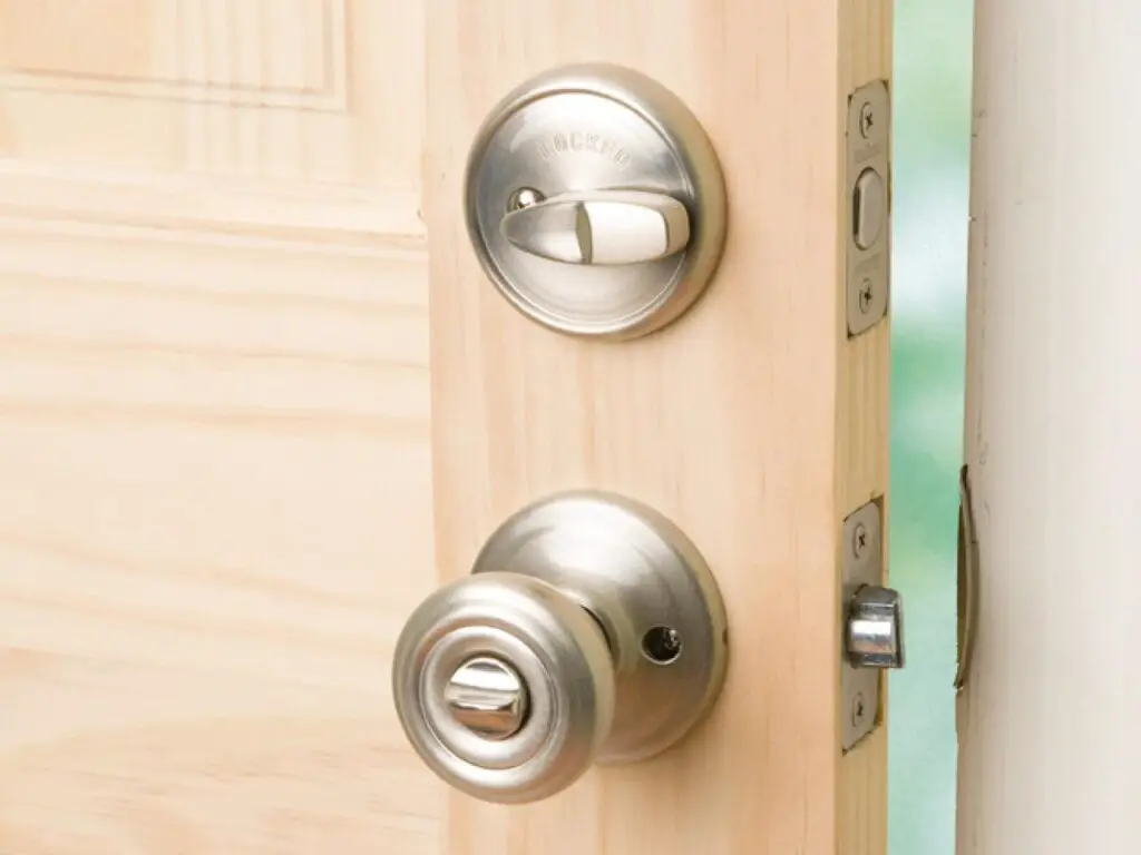 How To Pick A Deadbolt Lock Without Tools