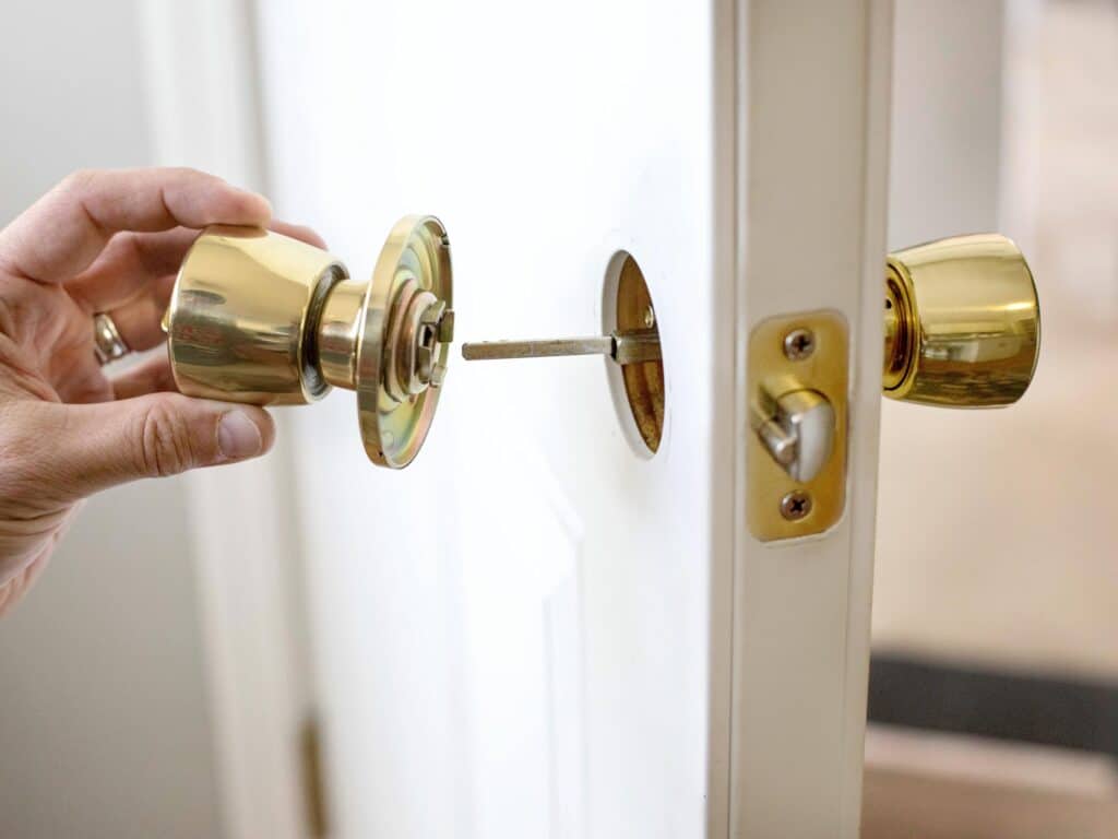 How To Fix A Door Lock Cylinder