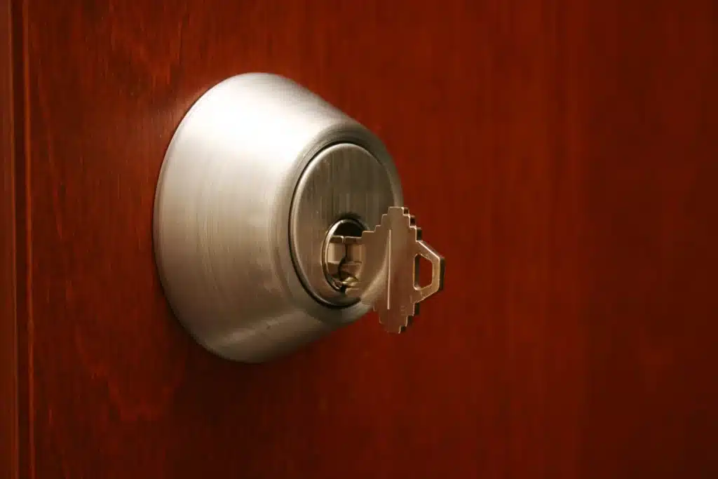 How To Pick A Deadbolt Lock For Beginners